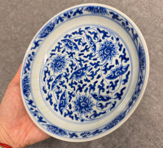 古玩陶瓷清康熙青花纏枝花卉紋盤真品鑒賞圖