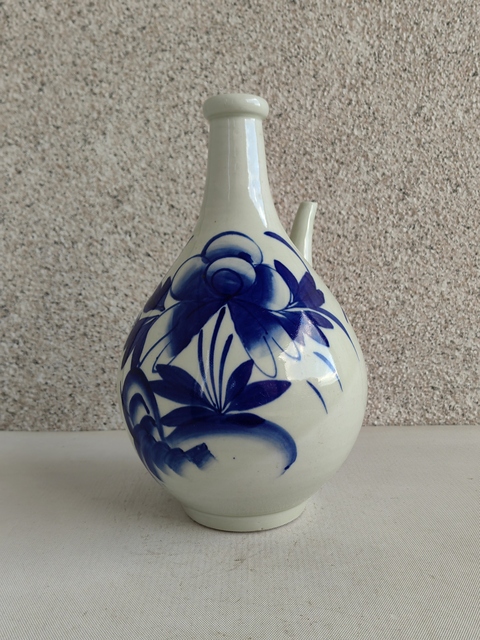 古玩陶瓷青花花卉紋壺真品鑒賞圖