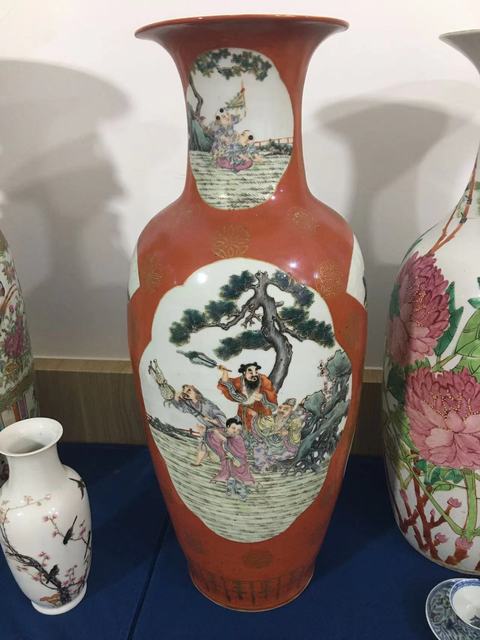 古玩陶瓷珊瑚紅釉描金開光粉彩八仙瓶真品鑒賞圖