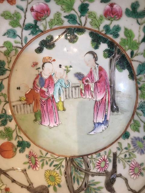 古玩陶瓷人物紋粉彩凈手盆真品鑒賞圖