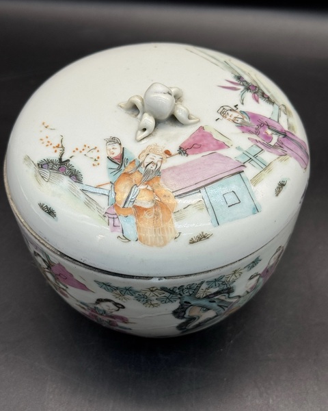 古玩陶瓷粉彩人物故事紋蓋罐真品鑒賞圖