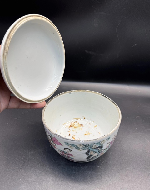 古玩陶瓷粉彩人物故事紋蓋罐真品鑒賞圖