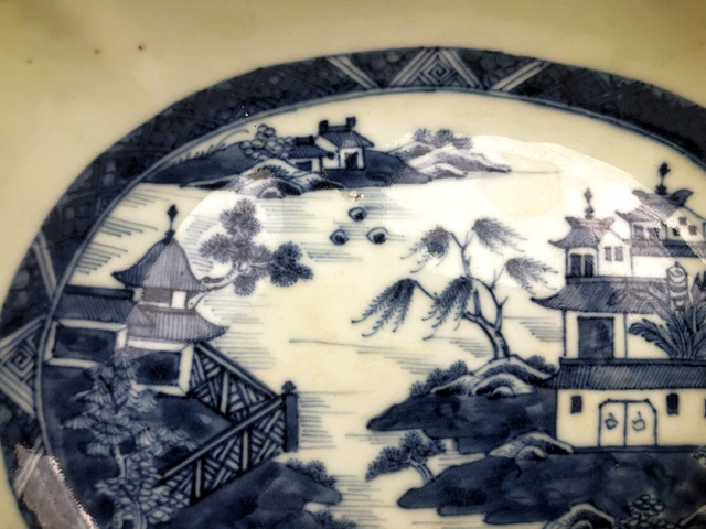 古玩陶瓷清乾隆.青花山水樓閣人物深腹圓盤拍賣，當前價格198元