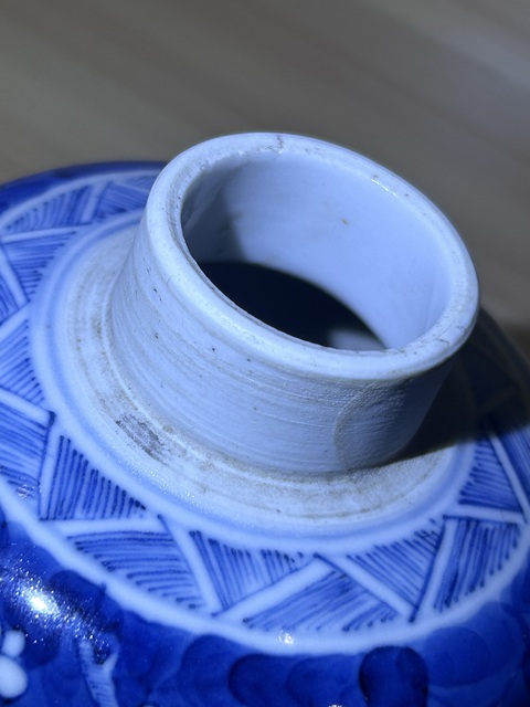 古玩陶瓷青花冰梅紋蓋罐真品鑒賞圖