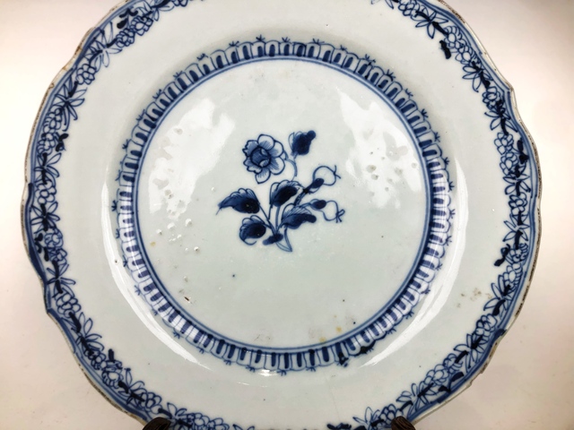 古玩陶瓷清早期·青花花卉紋盤拍賣，當(dāng)前價格297元