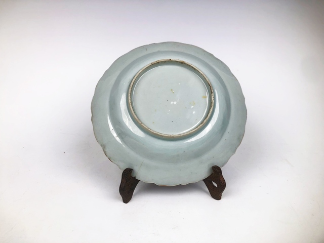 古玩陶瓷清乾隆·礬紅蓮瓣花口盤拍賣，當前價格1152元