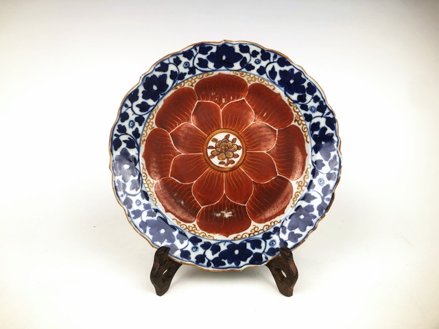 古玩陶瓷清乾隆·礬紅蓮瓣花口盤拍賣，當前價格1152元