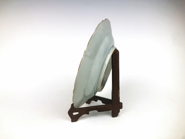 古玩陶瓷清乾隆·礬紅蓮瓣花口盤拍賣，當前價格1152元