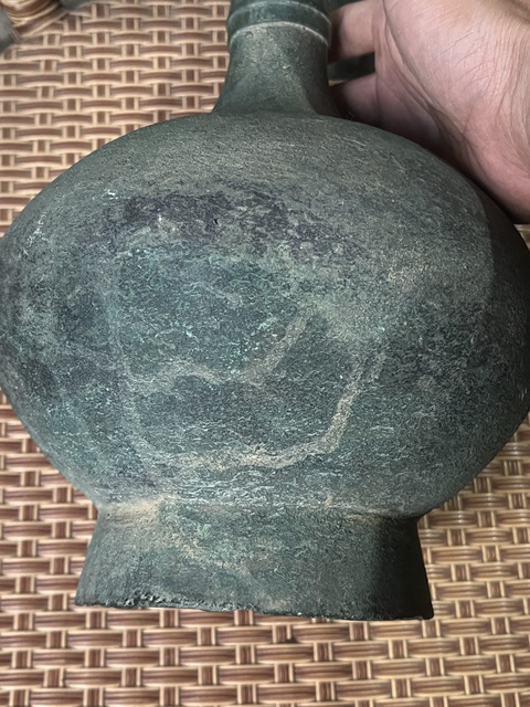 古玩銅器秦代蒜頭瓶真品鑒賞圖