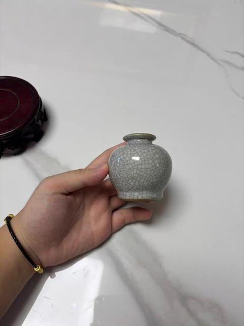古玩陶瓷哥釉小尊真品鑒賞圖