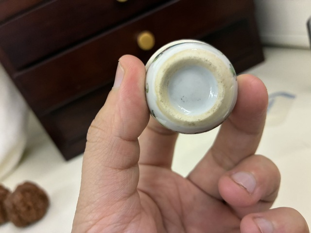 古玩陶瓷麒麟送子粉彩蓋盒真品鑒賞圖