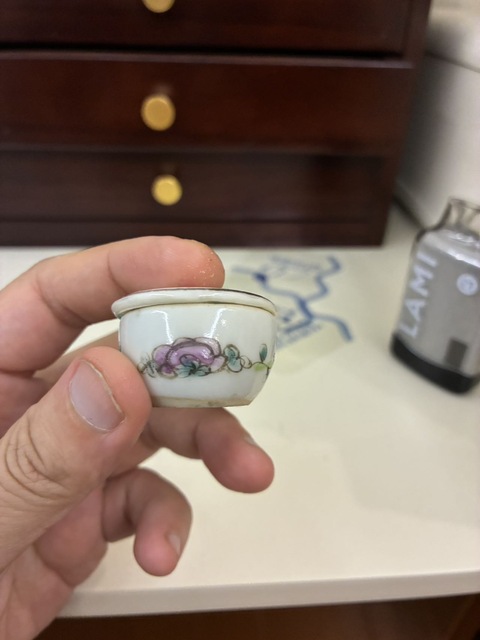 古玩陶瓷麒麟送子粉彩蓋盒真品鑒賞圖