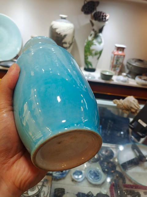 古玩陶瓷孔雀綠釉棒槌瓶真品鑒賞圖