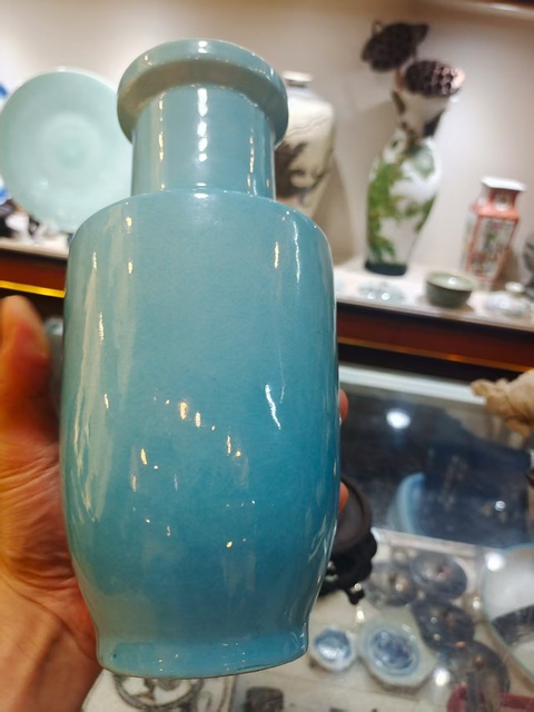 古玩陶瓷孔雀綠釉棒槌瓶真品鑒賞圖