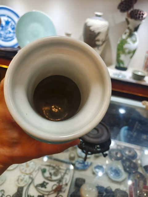 古玩陶瓷孔雀綠釉棒槌瓶真品鑒賞圖