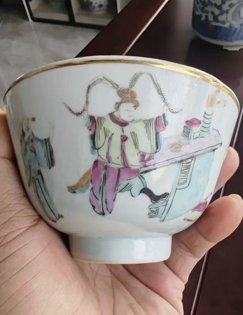 古玩陶瓷粉彩人物杯真品鑒賞圖