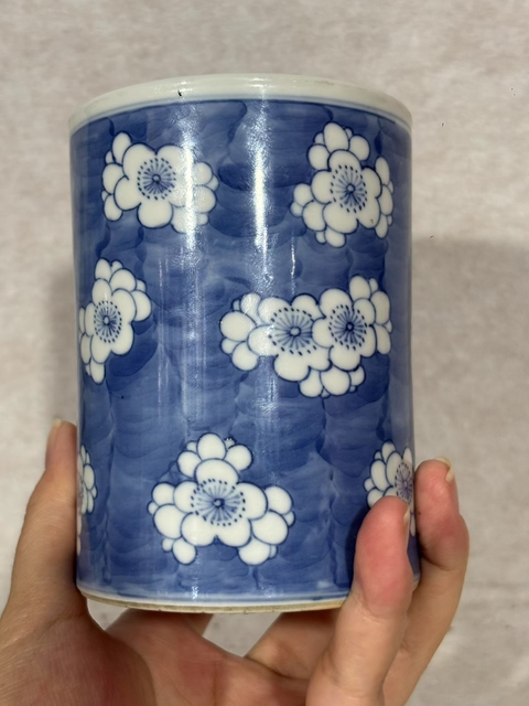 古玩陶瓷青花留白冰梅紋筆筒真品鑒賞圖
