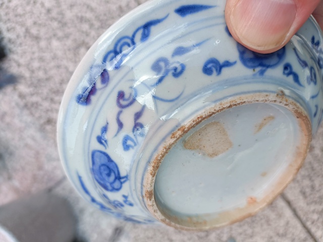 古玩陶瓷松鶴紋青花盤真品鑒賞圖