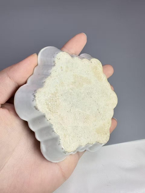 古玩陶瓷清雍正-乾隆 墨彩山水人物紋花口盤真品鑒賞圖