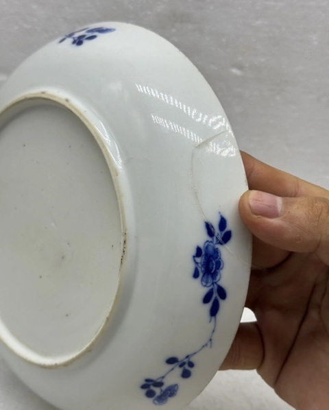 古玩陶瓷樓臺亭閣山水紋青花盤真品鑒賞圖