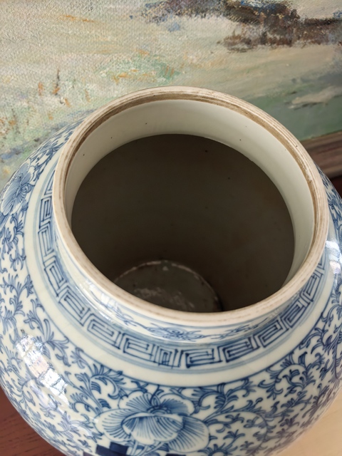 古玩陶瓷纏枝花囍字紋青花將軍罐真品鑒賞圖