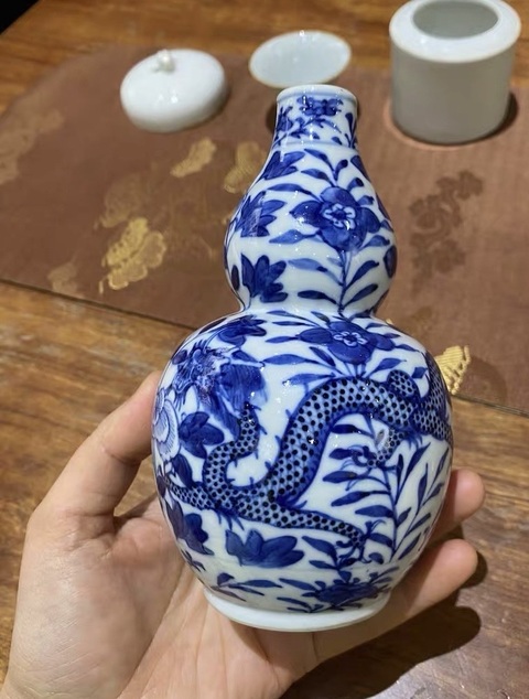 古玩陶瓷青花龍紋葫蘆瓶真品鑒賞圖