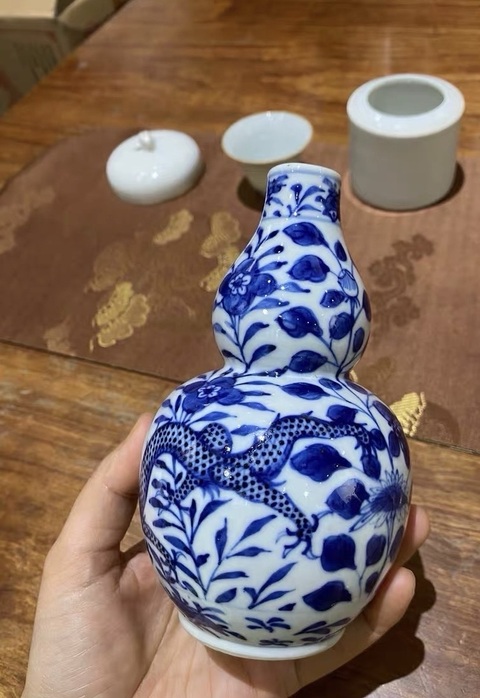 古玩陶瓷青花龍紋葫蘆瓶真品鑒賞圖