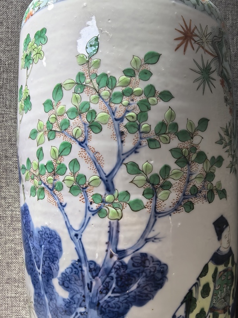 古玩陶瓷青花加彩人物紋一筒瓶真品鑒賞圖