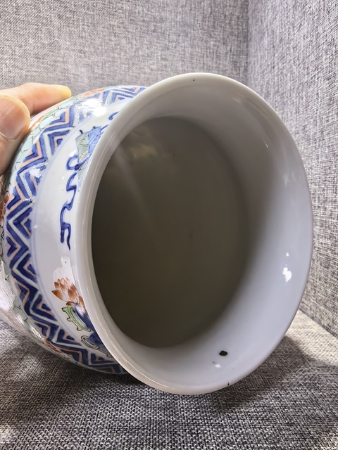 古玩陶瓷青花加彩人物紋一筒瓶真品鑒賞圖