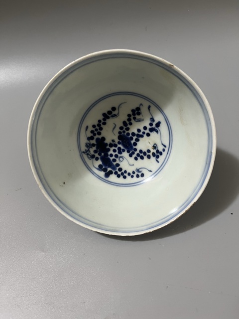 古玩陶瓷順治青花葡萄碗真品鑒賞圖