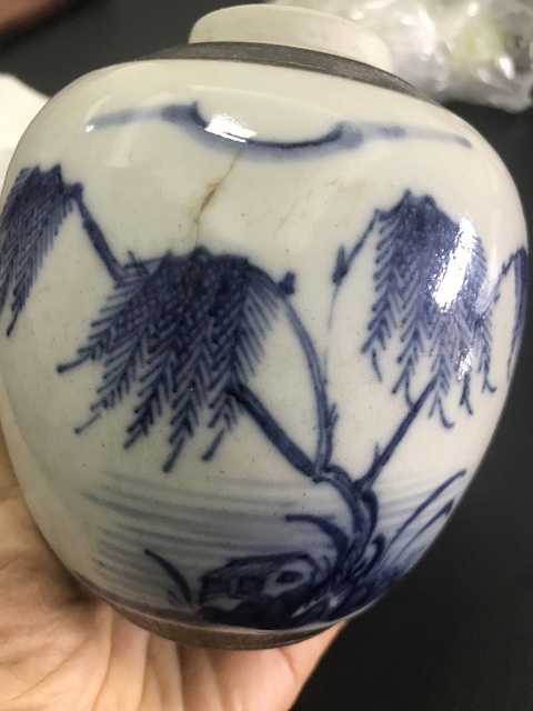 古玩陶瓷青花鐵銹釉柳樹罐真品鑒賞圖