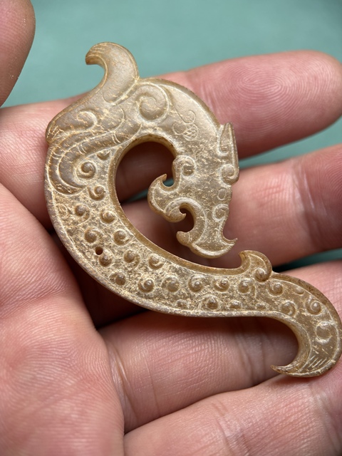 古玩玉器戰(zhàn)國(guó)谷紋龍佩拍賣(mài)，當(dāng)前價(jià)格58600元