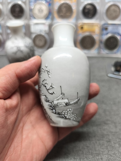 古玩陶瓷雪景山水紋瓶真品鑒賞圖