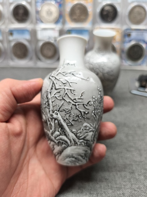 古玩陶瓷雪景山水紋瓶真品鑒賞圖