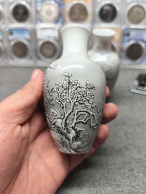古玩陶瓷雪景山水紋瓶真品鑒賞圖