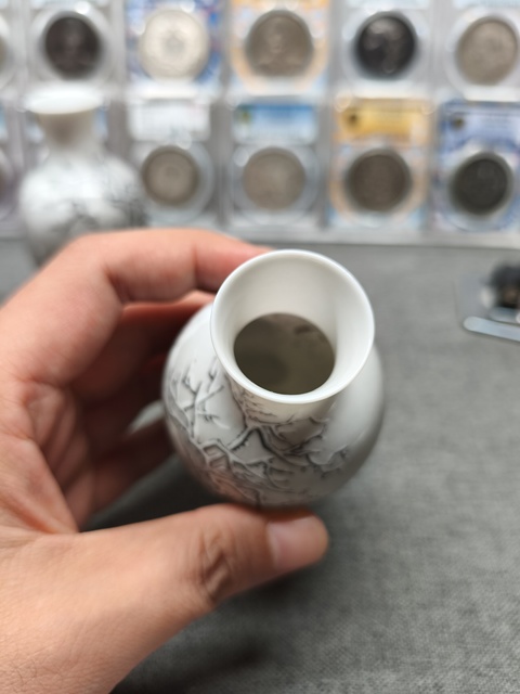 古玩陶瓷雪景山水紋瓶真品鑒賞圖