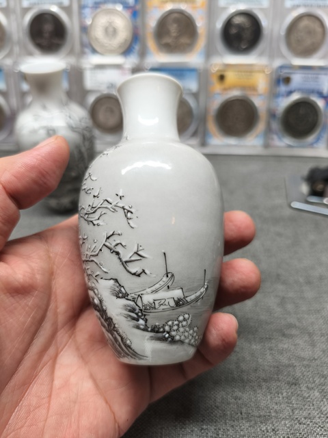 古玩陶瓷雪景山水紋瓶真品鑒賞圖