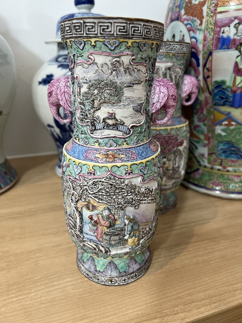 古玩陶瓷人物紋粉彩瓶真品鑒賞圖