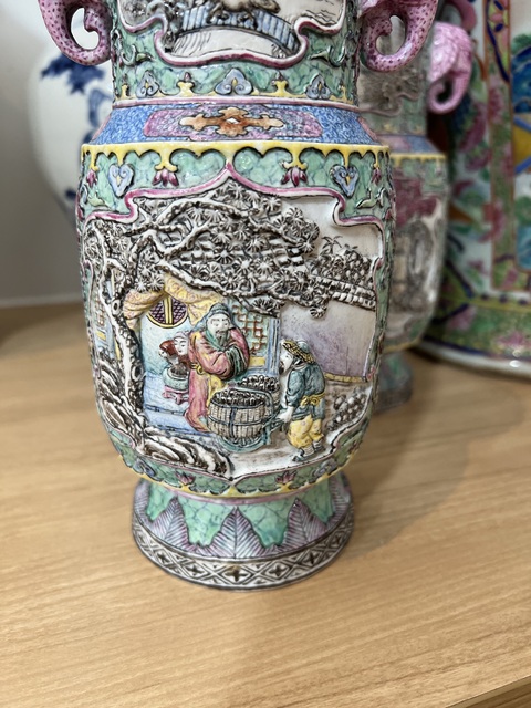古玩陶瓷人物紋粉彩瓶真品鑒賞圖