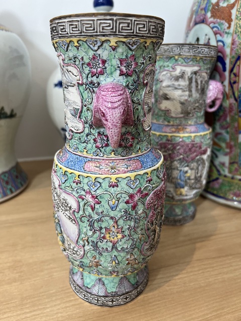 古玩陶瓷人物紋粉彩瓶真品鑒賞圖