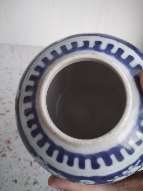 古玩陶瓷青花留白冰梅紋罐真品鑒賞圖