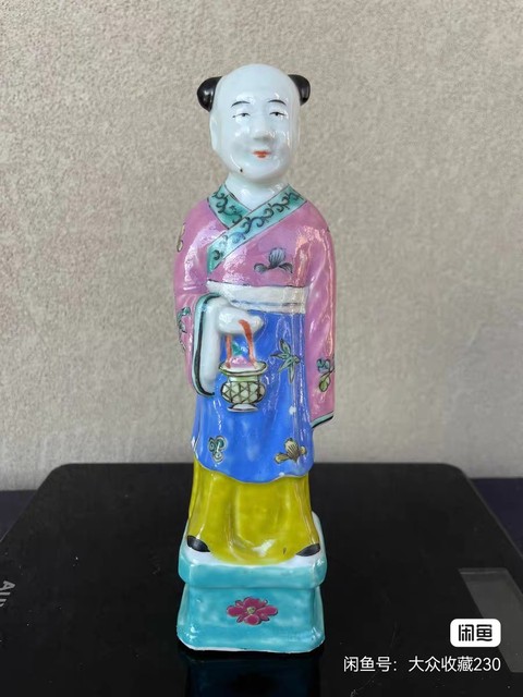 古玩陶瓷藍采和粉彩塑像真品鑒賞圖