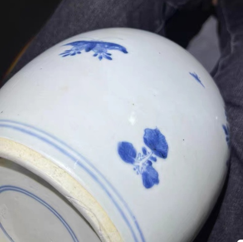 古玩陶瓷青花花鳥紋罐真品鑒賞圖