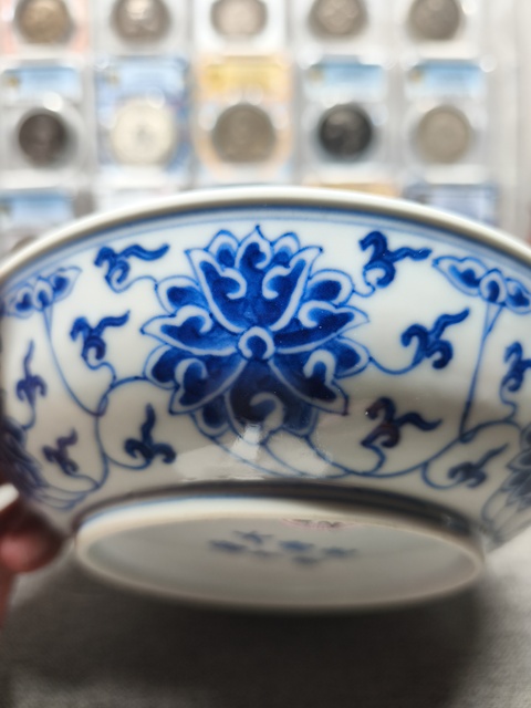 古玩陶瓷青花纏枝花卉紋臥盤真品鑒賞圖