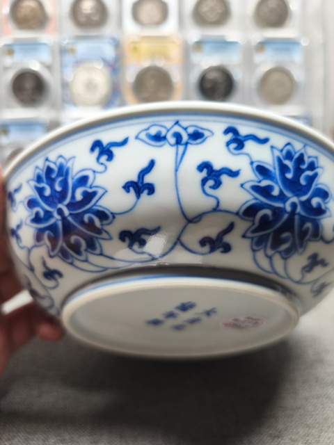 古玩陶瓷青花纏枝花卉紋臥盤真品鑒賞圖