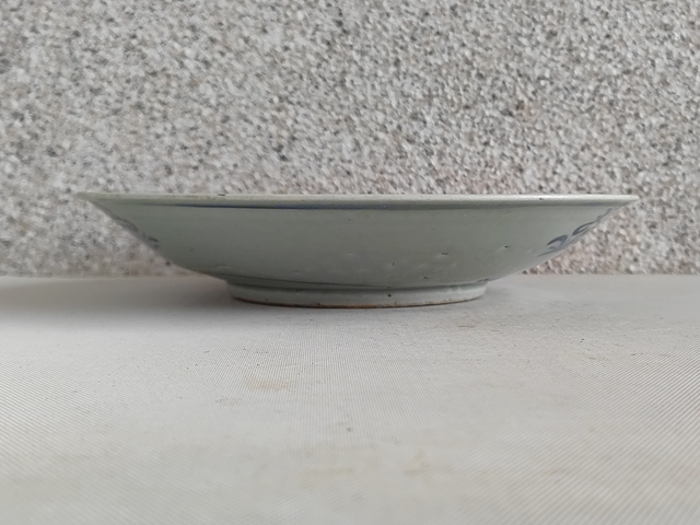 古玩陶瓷青花纏枝花卉紋盤真品鑒賞圖