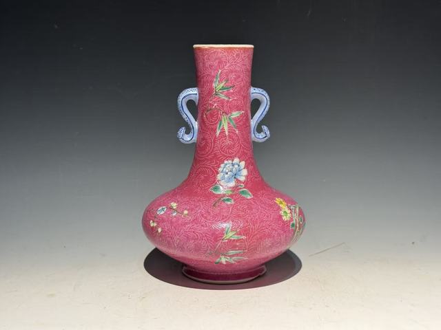 古玩陶瓷胭脂紅瓶真品鑒賞圖