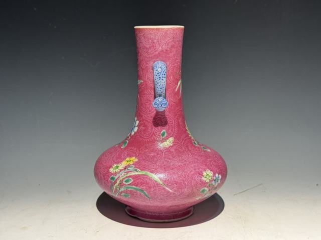 古玩陶瓷胭脂紅瓶真品鑒賞圖