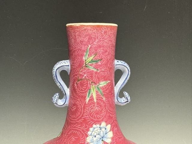 古玩陶瓷胭脂紅瓶真品鑒賞圖