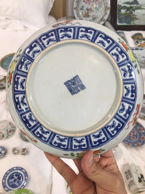 古玩陶瓷青花粉彩盤真品鑒賞圖